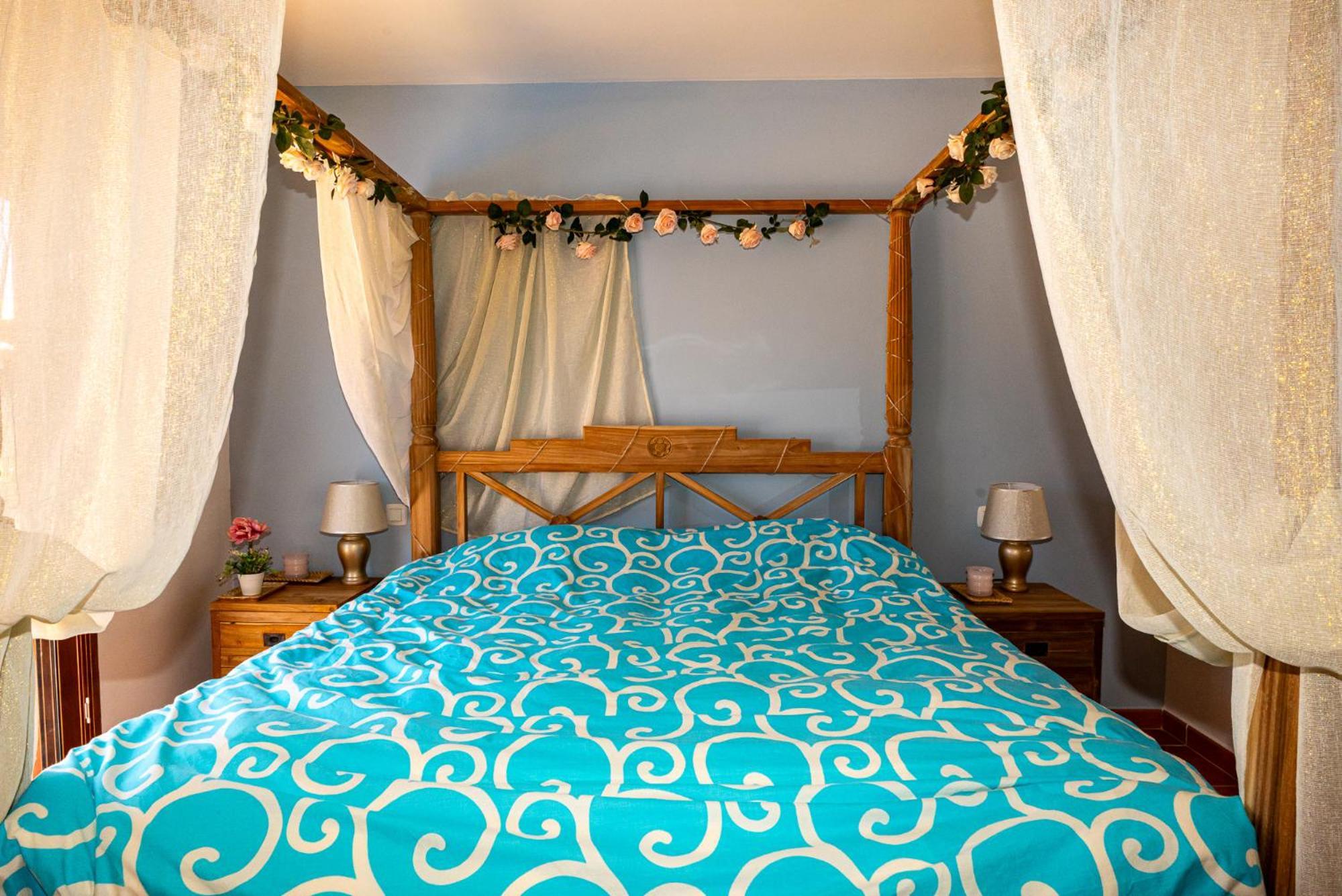 Villa Oceana - Cliffside Retreat コスタ・デ・アンティグア エクステリア 写真