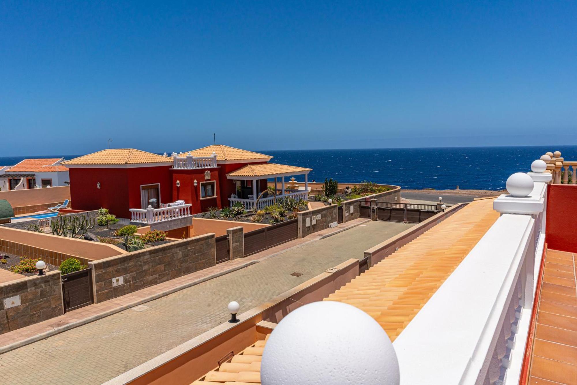 Villa Oceana - Cliffside Retreat コスタ・デ・アンティグア エクステリア 写真