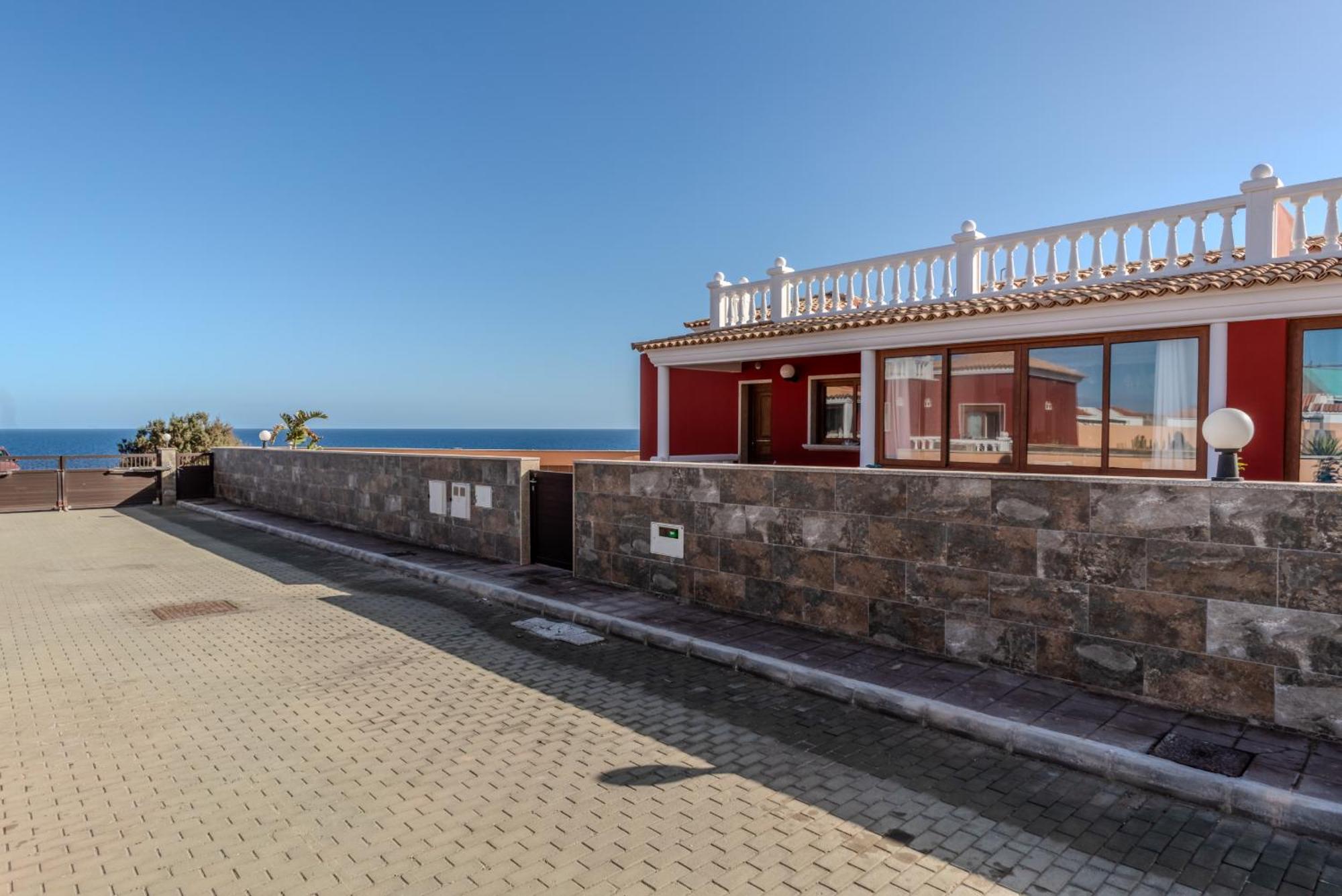 Villa Oceana - Cliffside Retreat コスタ・デ・アンティグア エクステリア 写真