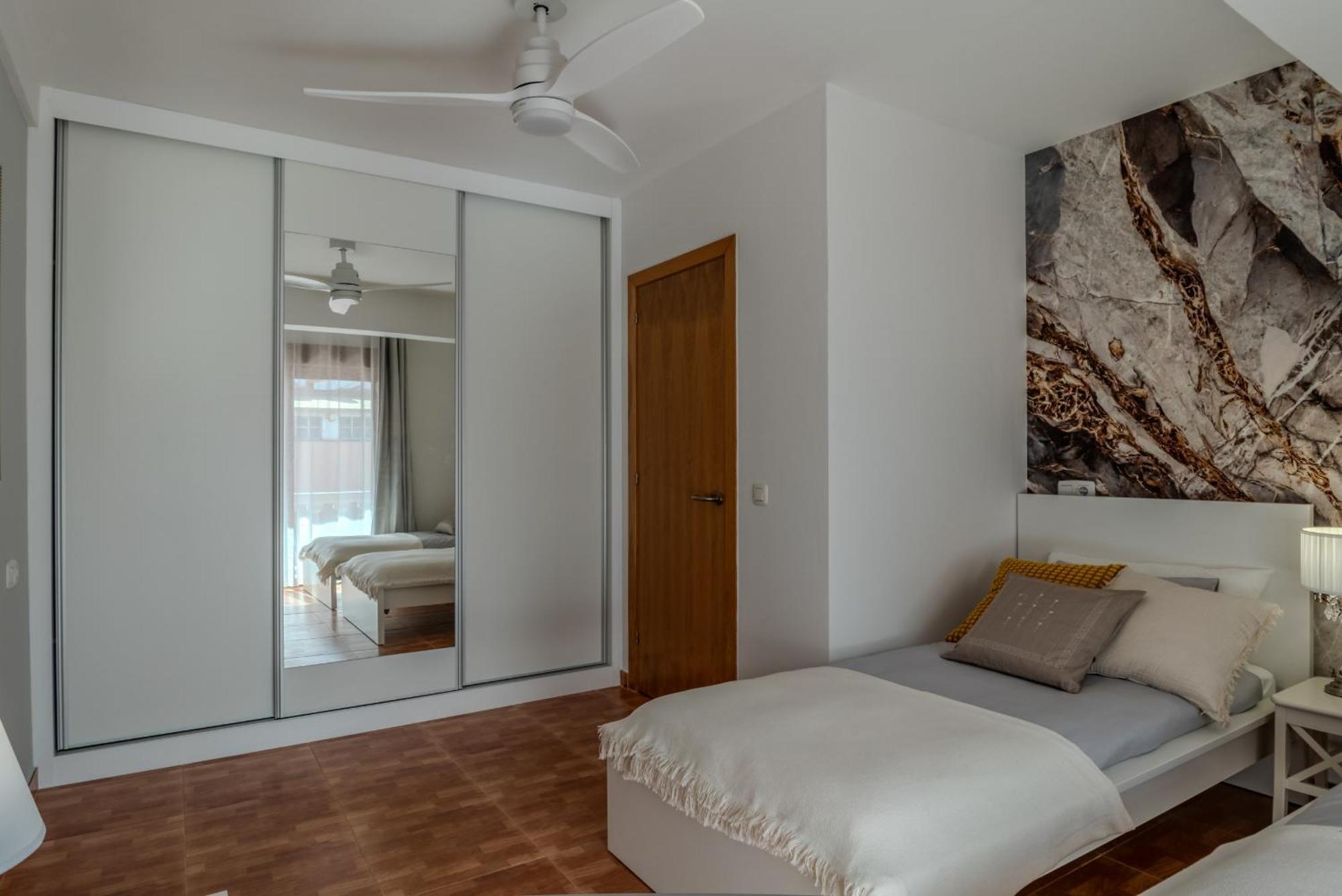 Villa Oceana - Cliffside Retreat コスタ・デ・アンティグア エクステリア 写真